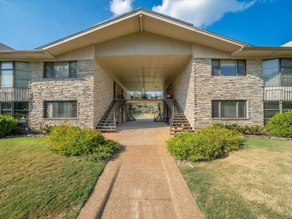 4400 POPLAR AVE, Unit 25, Memphis, TN 38117