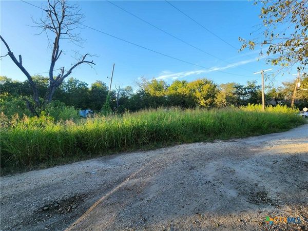 612 S Criswell Street , Mart, TX 76664