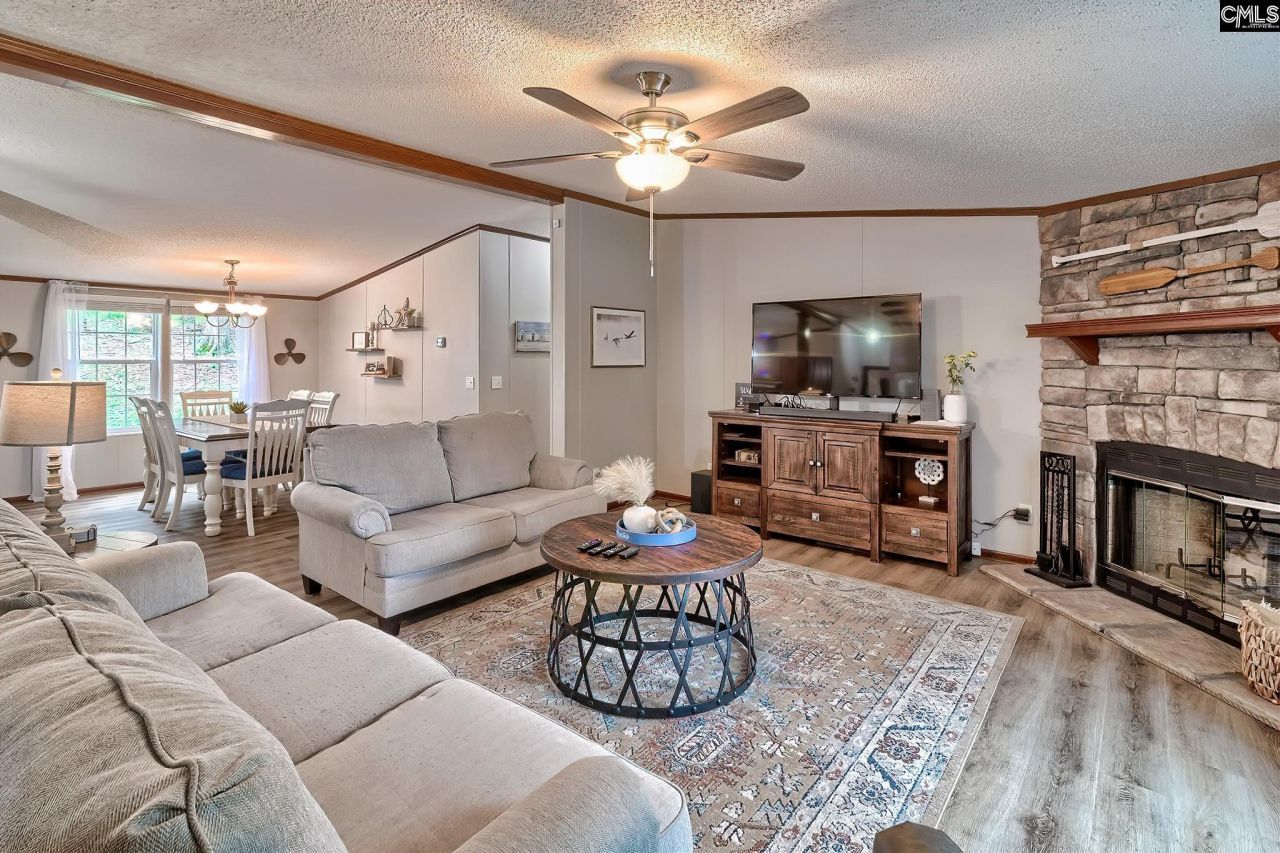 1049 Newberry Shores Drive Photo 12