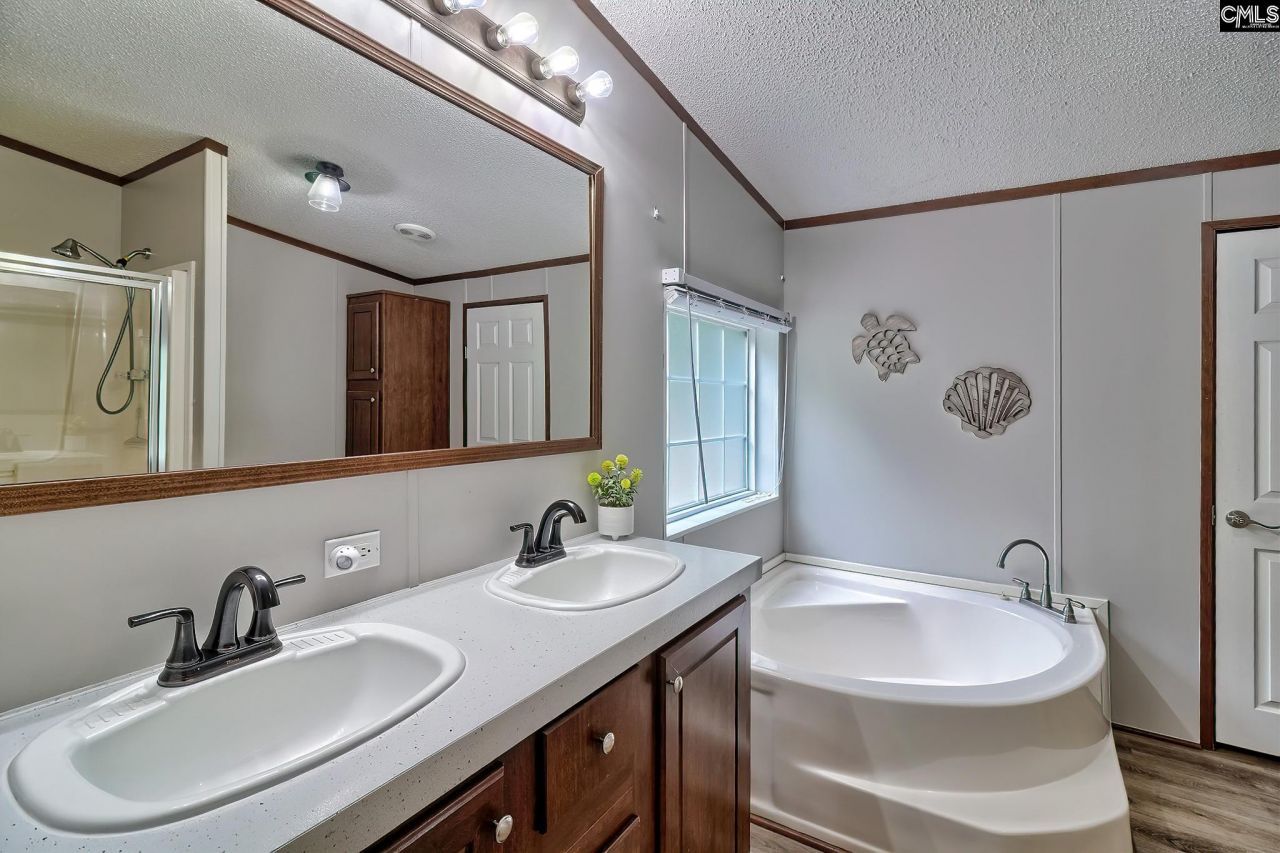 1049 Newberry Shores Drive Photo 29