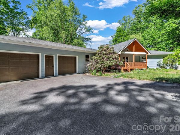 125 Winding Ridge Road, Fairview, NC 28730