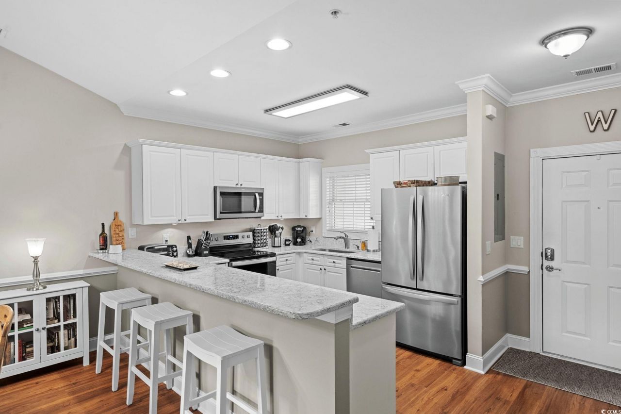 4885 Magnolia Pointe Ln. Photo 13