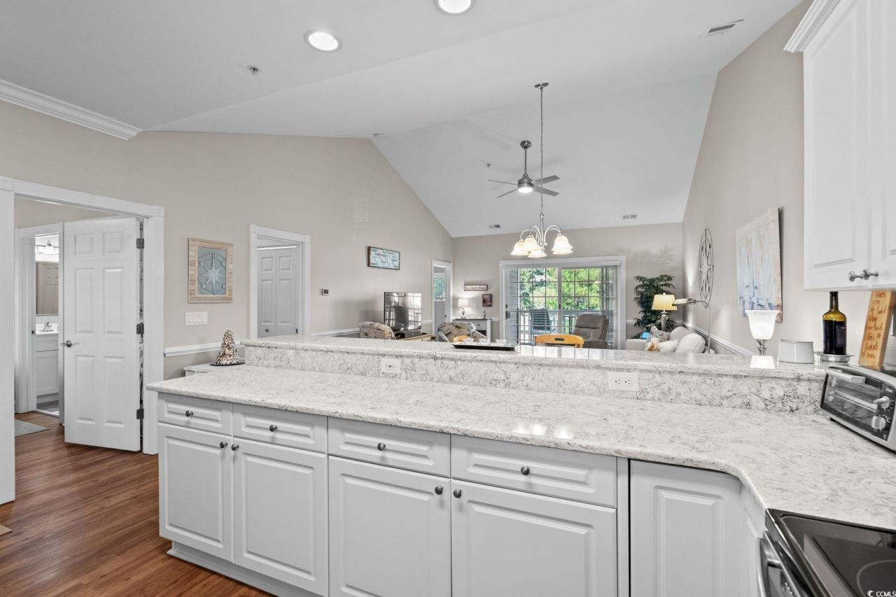 4885 Magnolia Pointe Ln. Photo 16