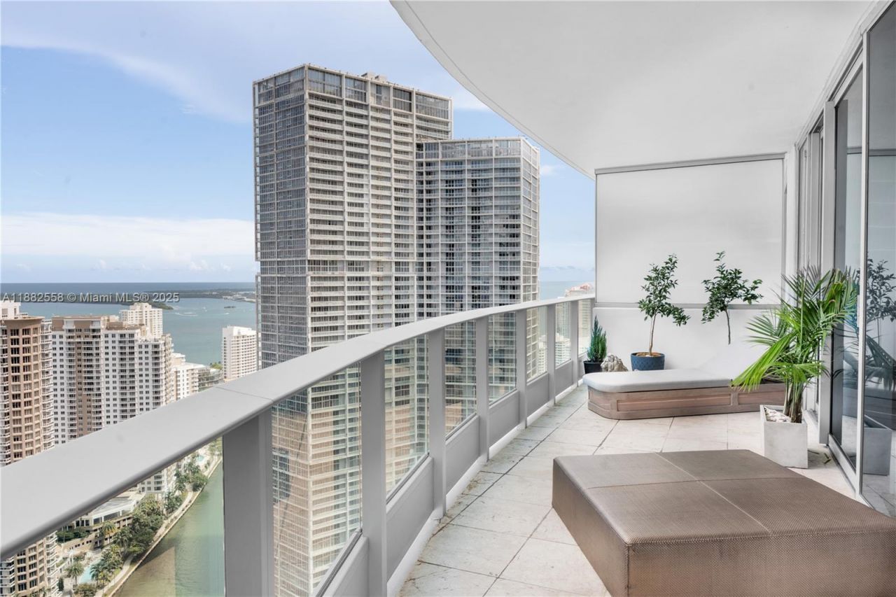 200 Biscayne Boulevard Way, Unit 4201, Miami, FL 33131 Photo