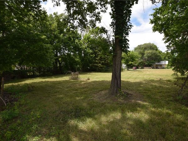 422 S Cheokee Street, Stilwell, OK 74960