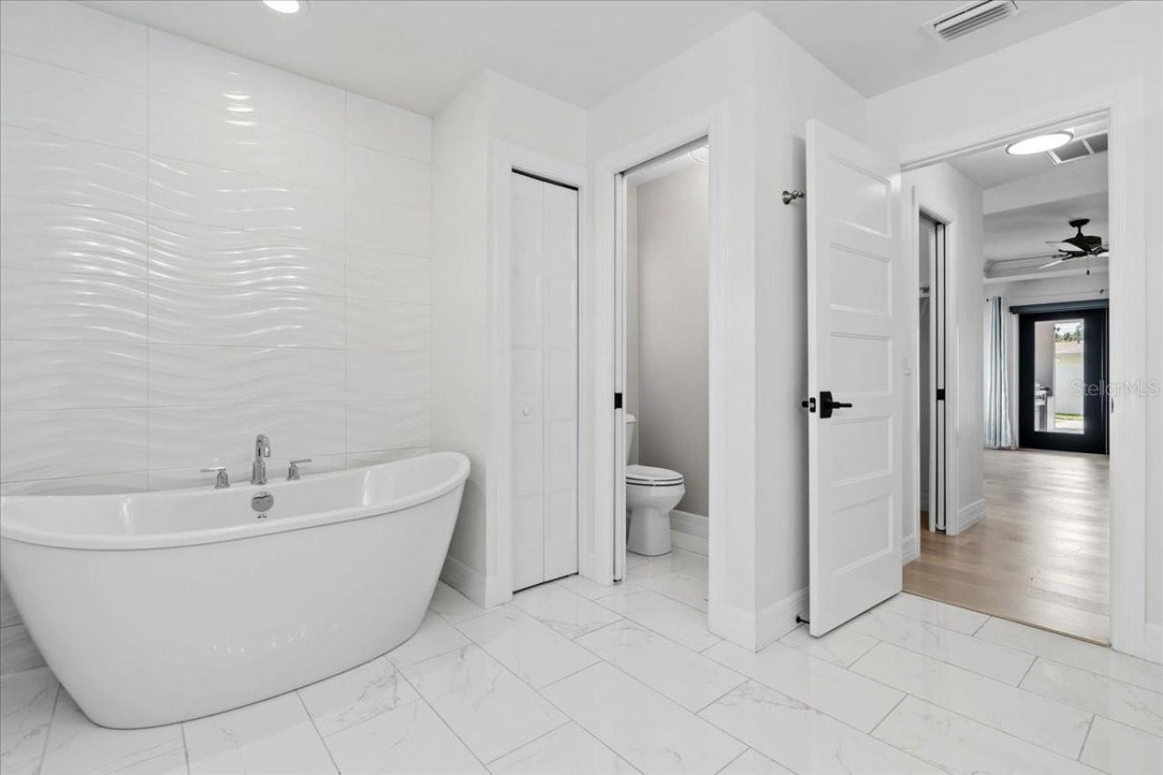 2415 W Price Boulevard, North Port, FL 34286 Photo