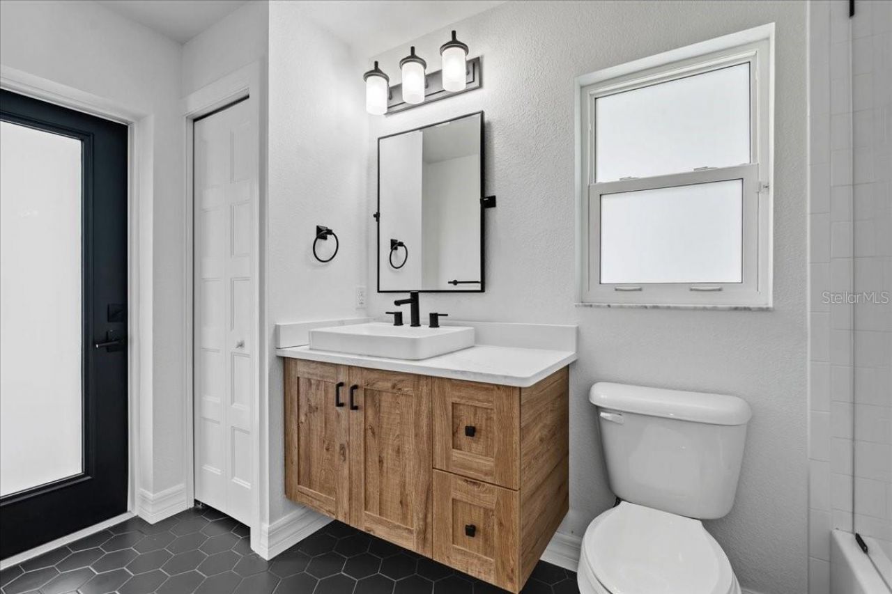 2415 W Price Boulevard, North Port, FL 34286 Photo