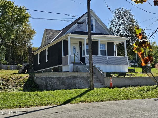 2402 Ave B Extension, Schenectady, NY 12308
