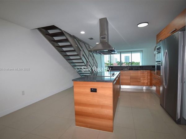 2950 NE 188th St, Unit 336, Aventura, FL 33180