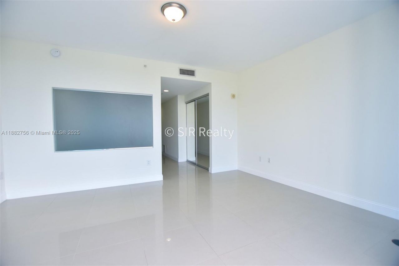 2950 NE 188th St, Unit 336, Aventura, FL 33180 Photo