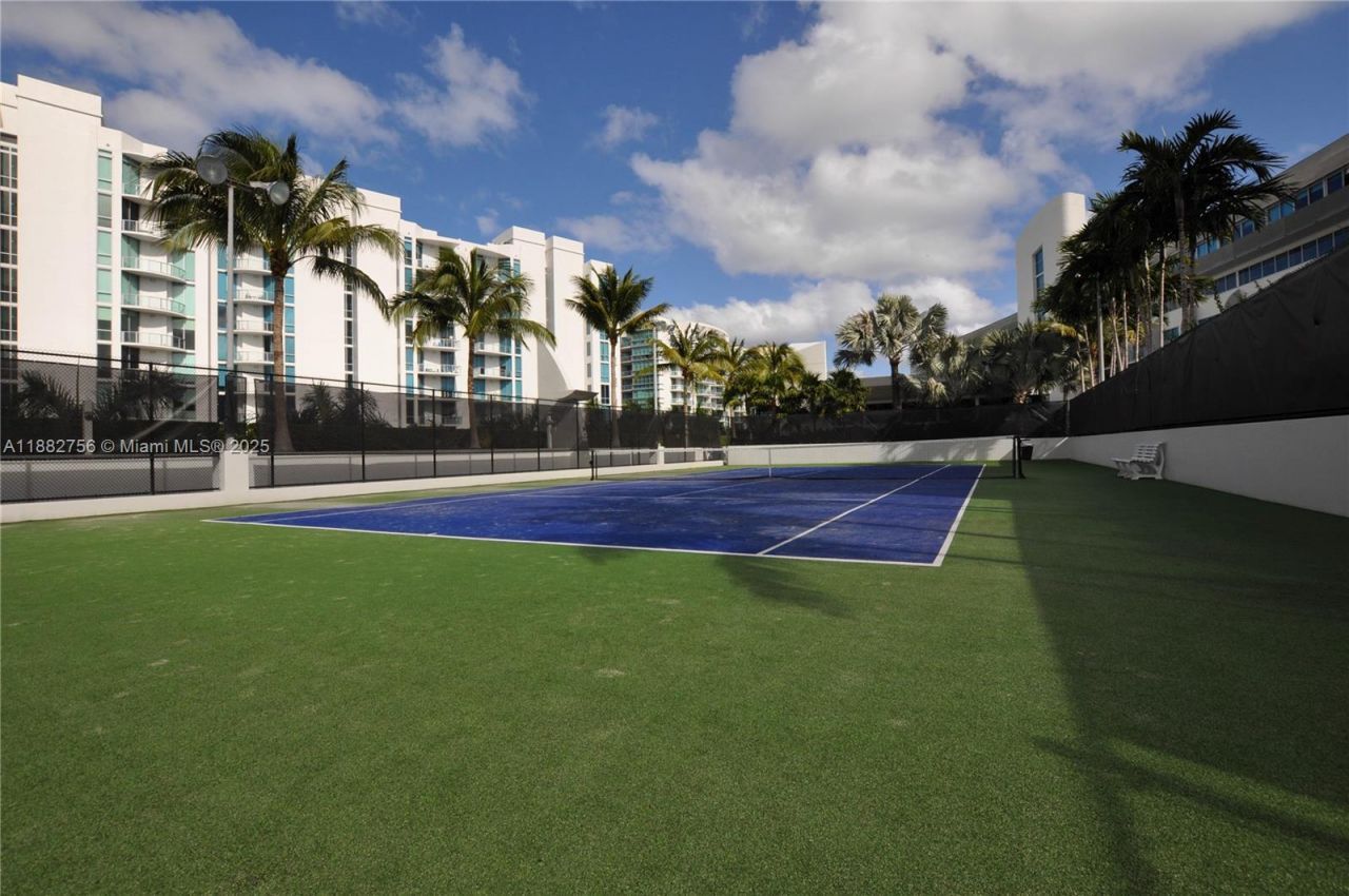 2950 NE 188th St, Unit 336, Aventura, FL 33180 Photo