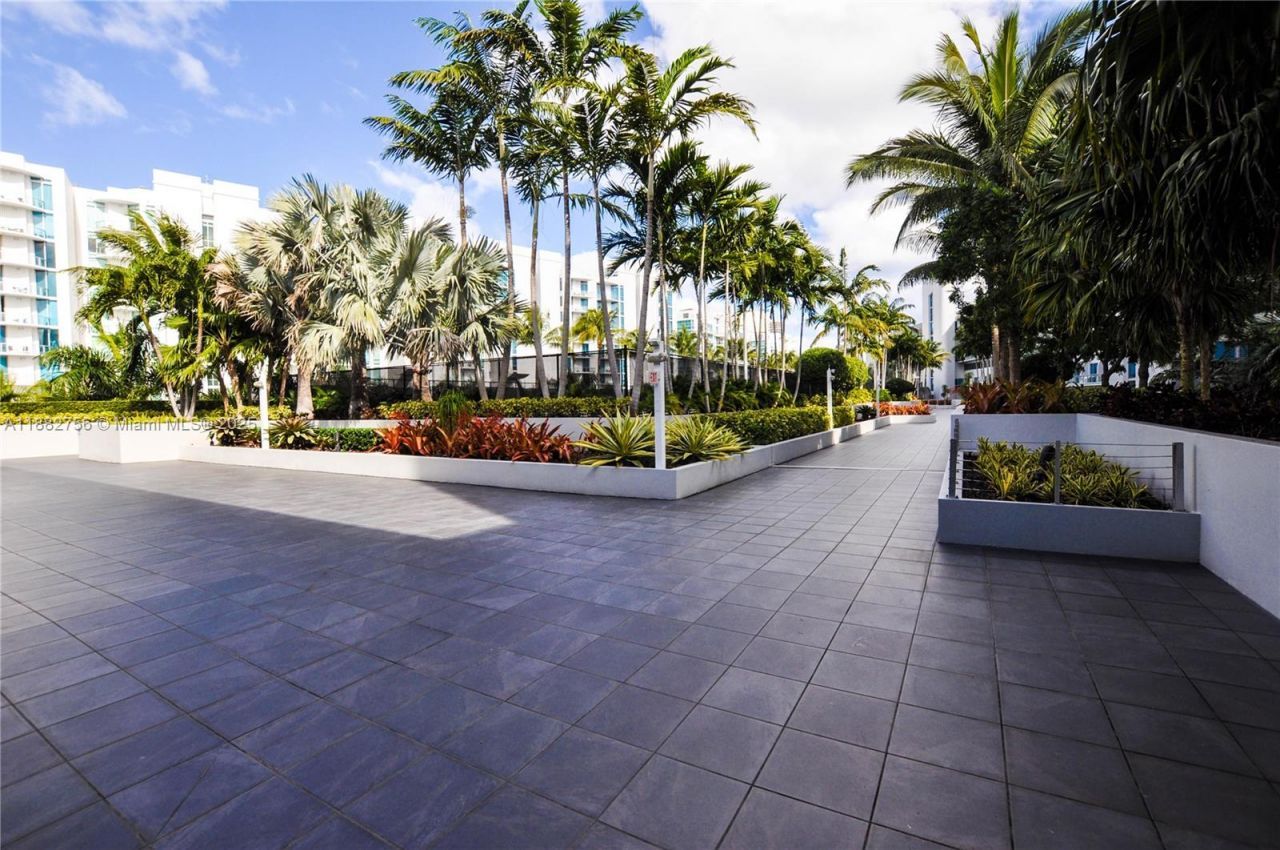 2950 NE 188th St, Unit 336, Aventura, FL 33180 Photo