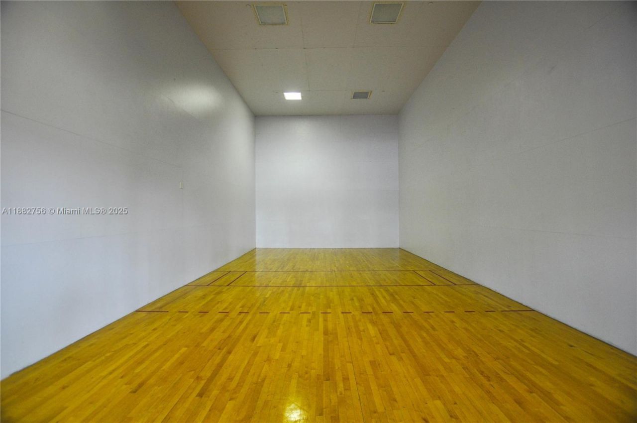 2950 NE 188th St, Unit 336, Aventura, FL 33180 Photo