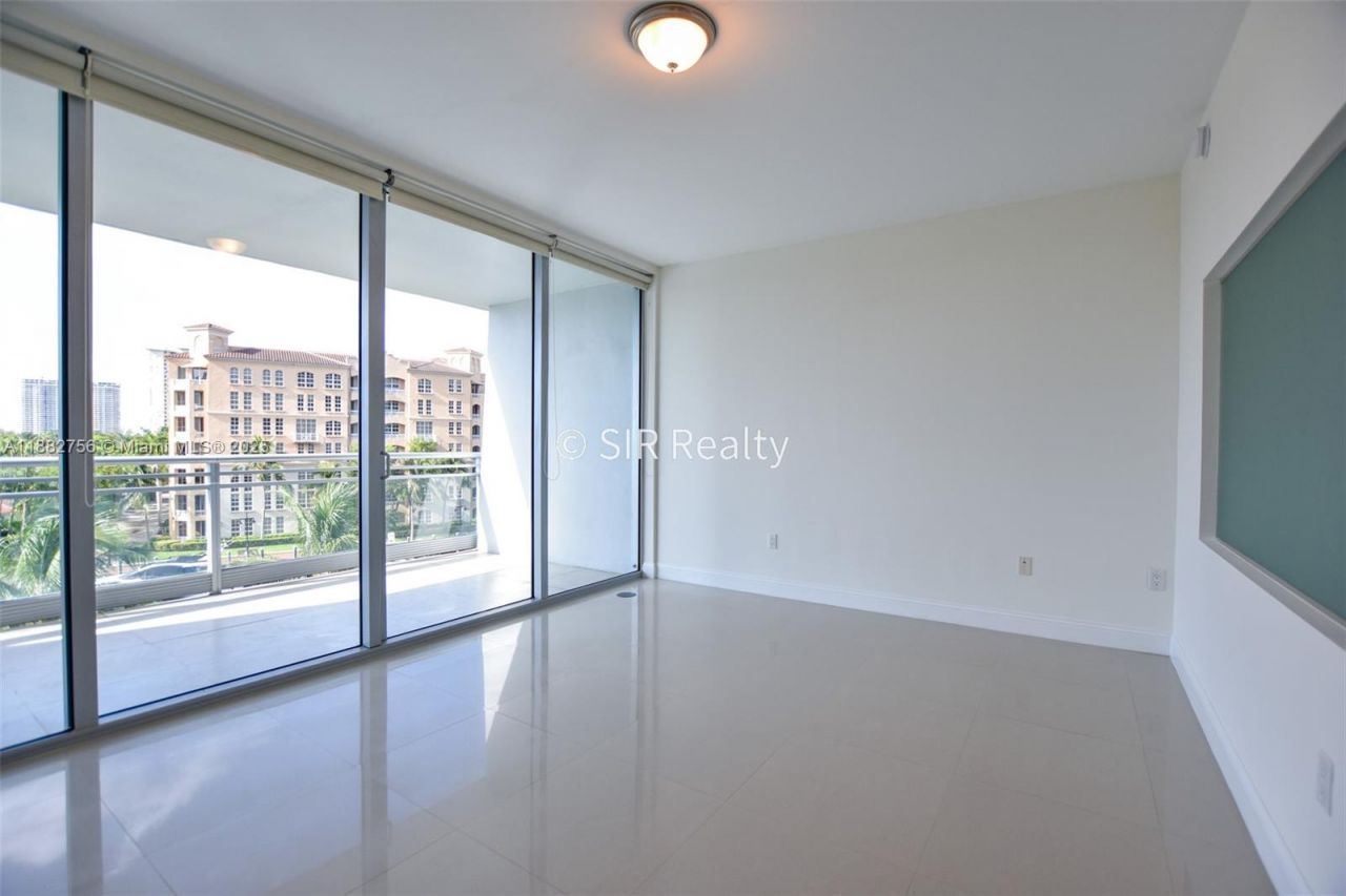 2950 NE 188th St, Unit 336, Aventura, FL 33180 Photo