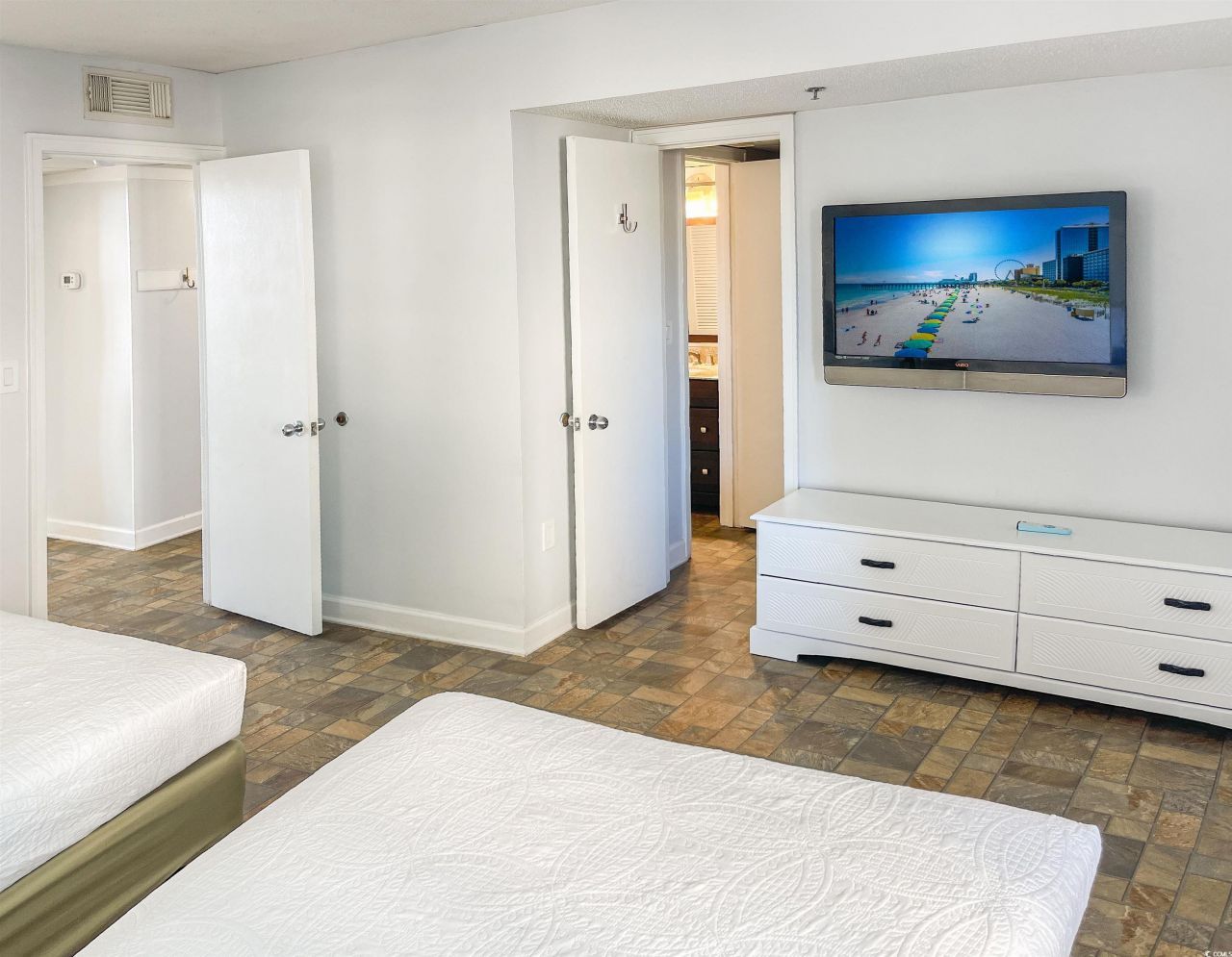 202 74th Ave. N Photo 7