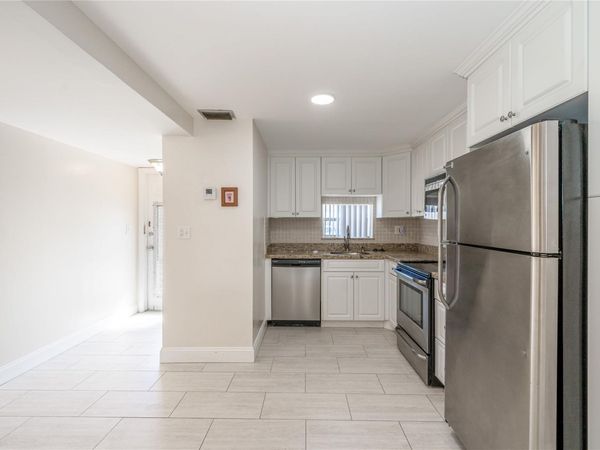 9523 S Hollybrook Lake Drive, Unit 107, Pembroke Pines, FL 33025