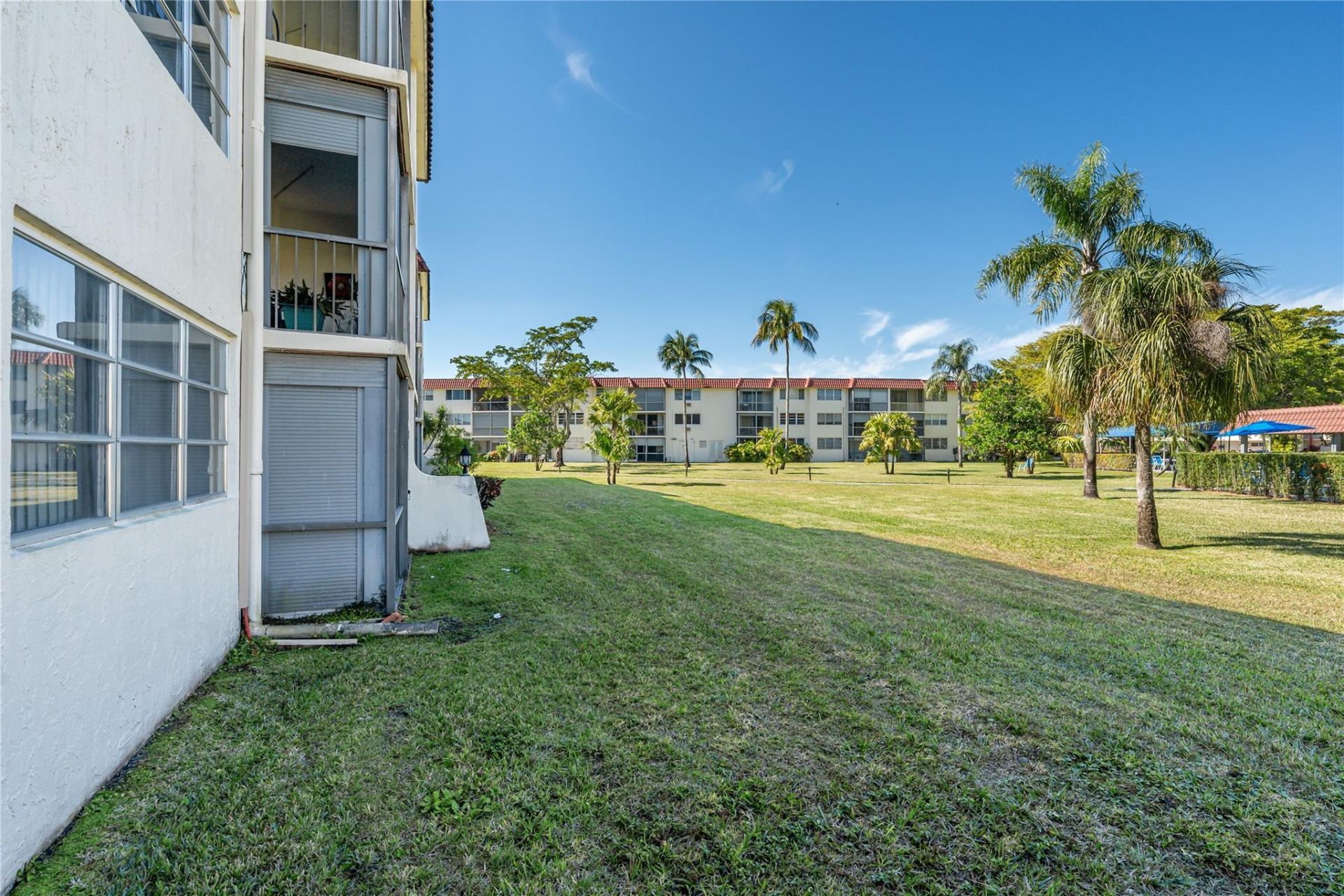 9523 S Hollybrook Lake Drive, Unit 107, Pembroke Pines, FL 33025 Photo