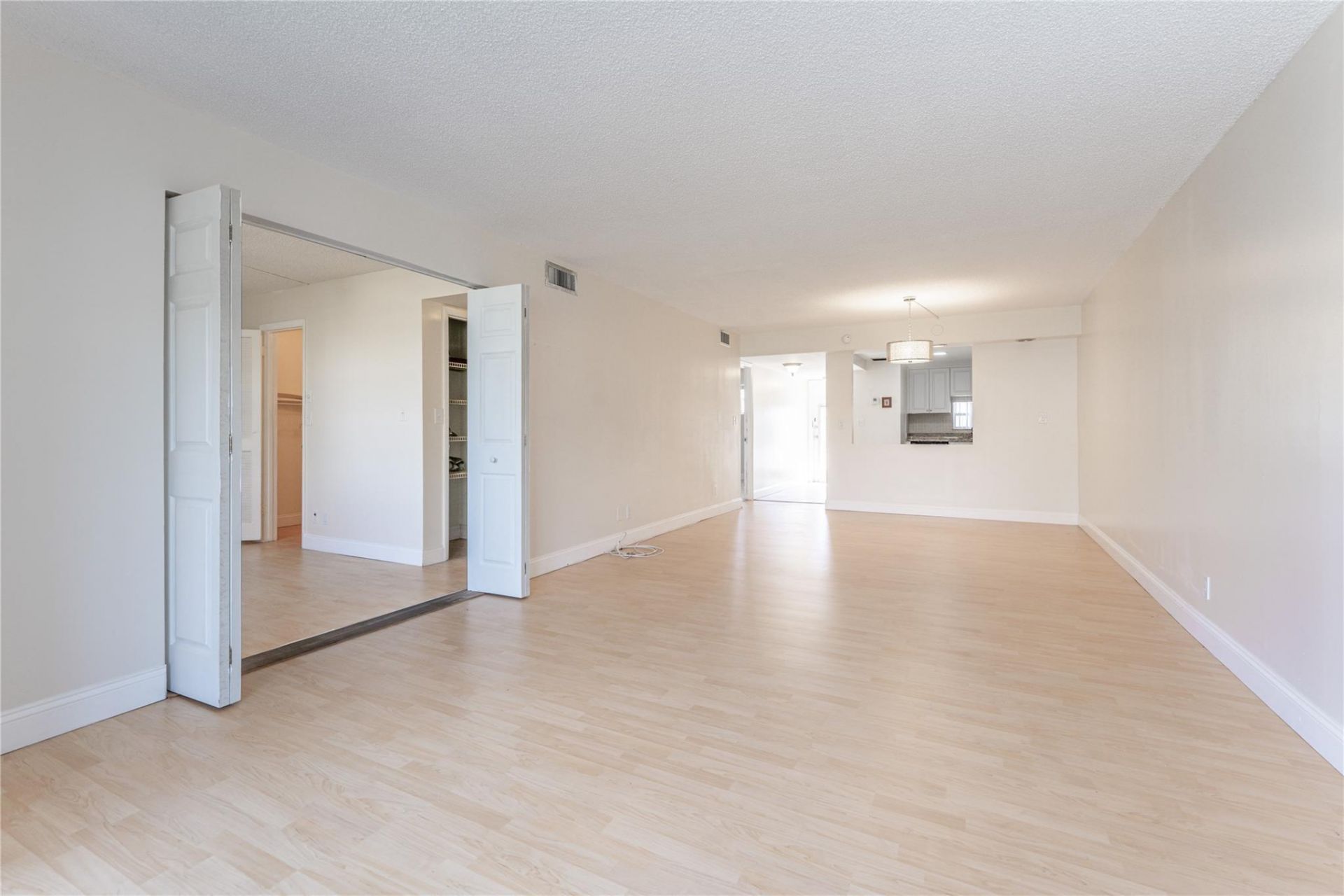 9523 S Hollybrook Lake Drive, Unit 107, Pembroke Pines, FL 33025 Photo