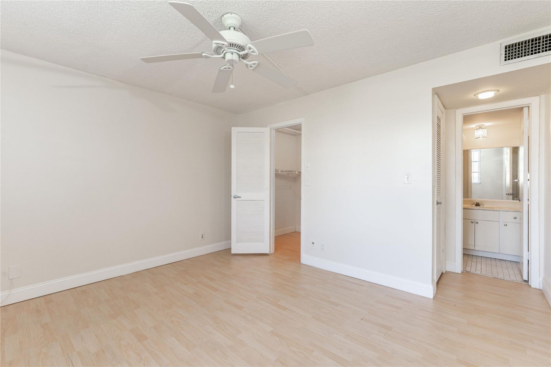 9523 S Hollybrook Lake Drive, Unit 107, Pembroke Pines, FL 33025 Photo