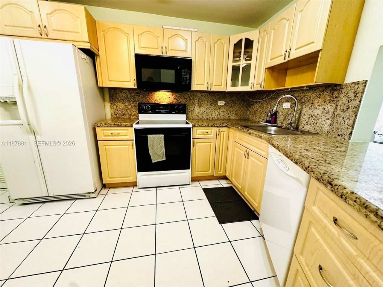 1690 NE 191st St, Unit 305-1, Miami, FL 33179 Photo