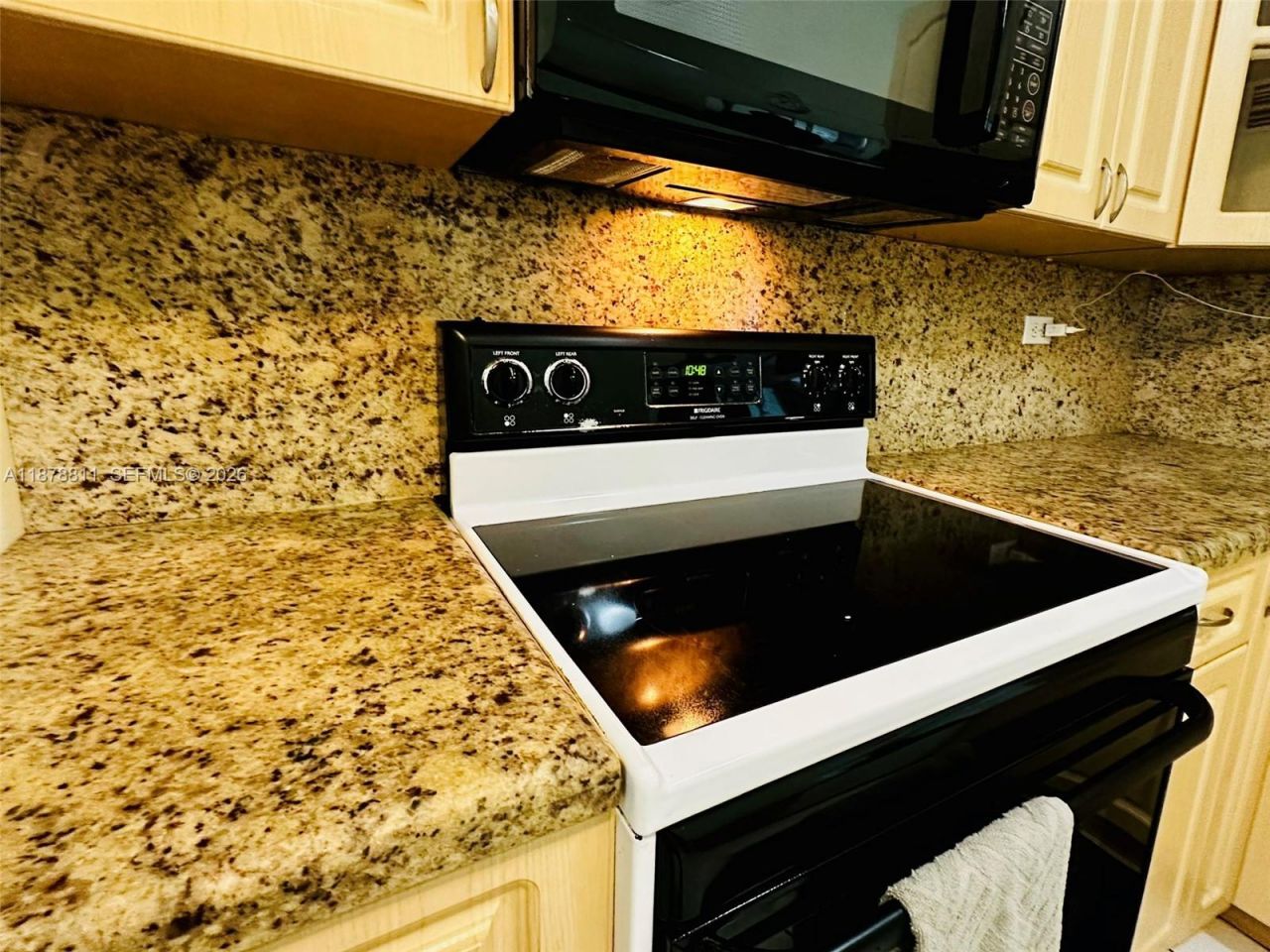 1690 NE 191st St, Unit 305-1, Miami, FL 33179 Photo