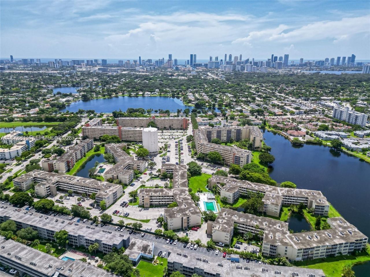 1690 NE 191st St, Unit 305-1, Miami, FL 33179 Photo