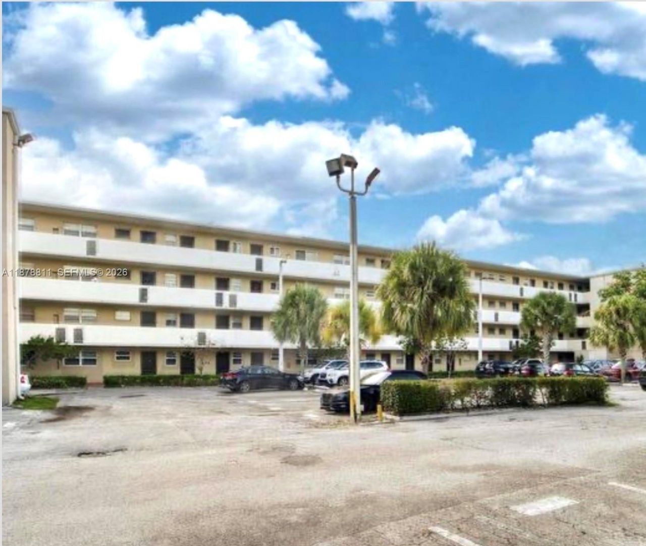 1690 NE 191st St, Unit 305-1, Miami, FL 33179 Photo