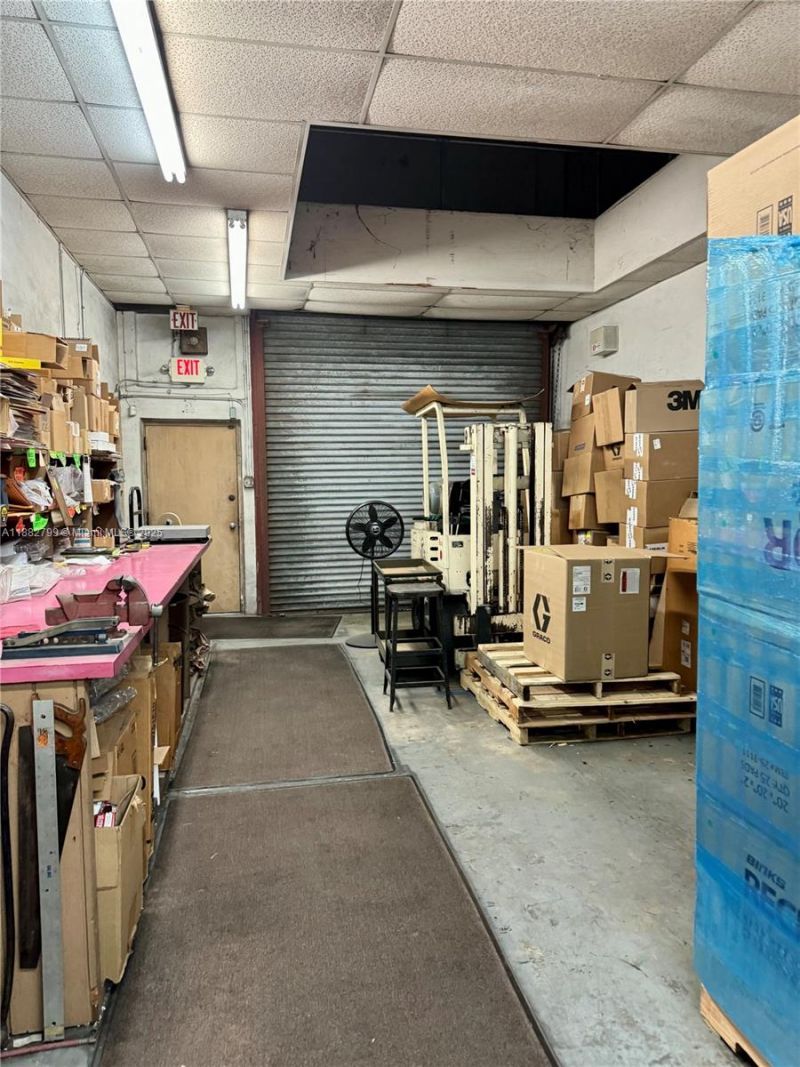 7840 NW 58th St, Doral, FL 33166 Photo