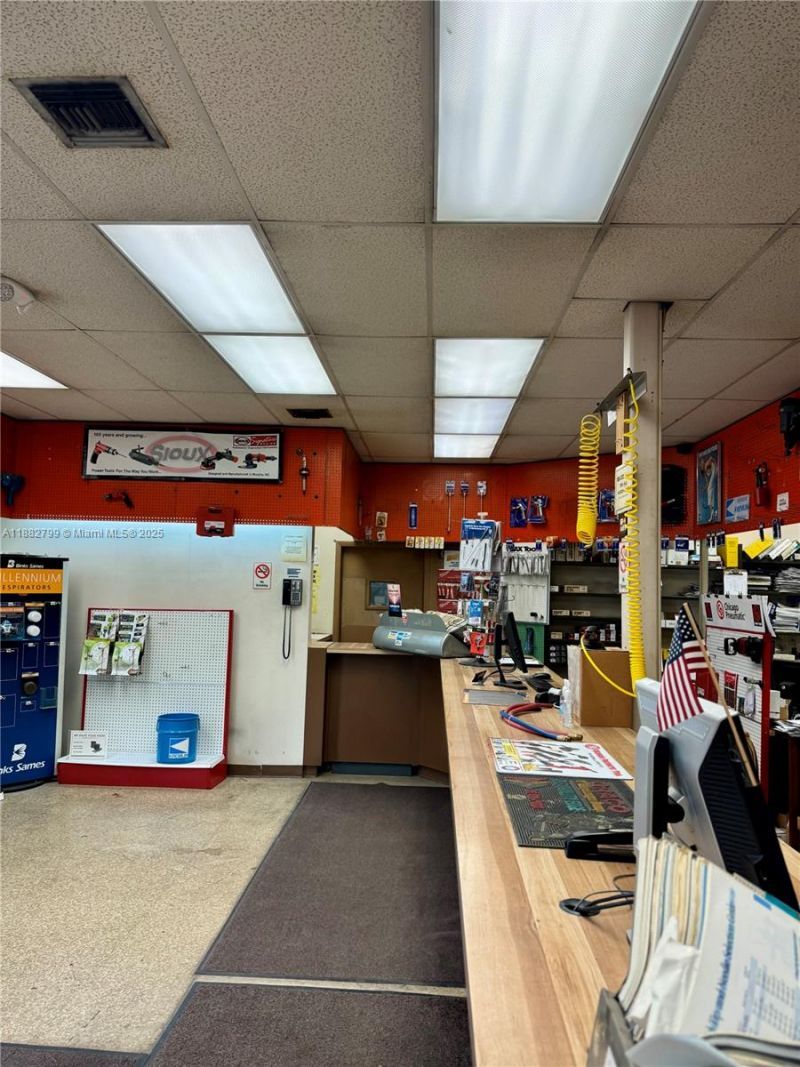 7840 NW 58th St, Doral, FL 33166 Photo