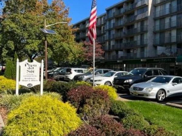 319 Playa del Sol COOPER LANDING ROAD, CHERRY HILL, NJ 08002