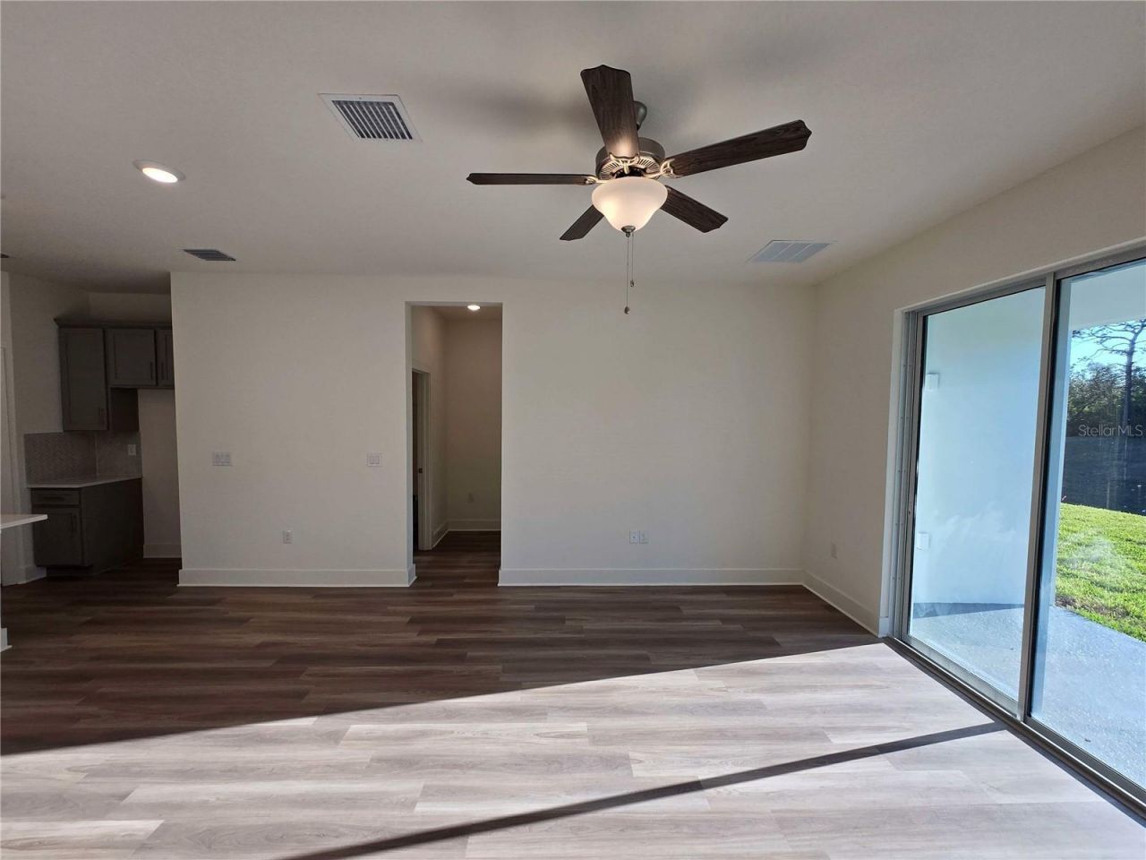 3830 Daybreak Run Loop, Spring Hill, FL 34609 Photo