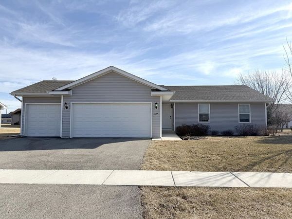 827 Fuller Lane, BELVIDERE, IL 61008