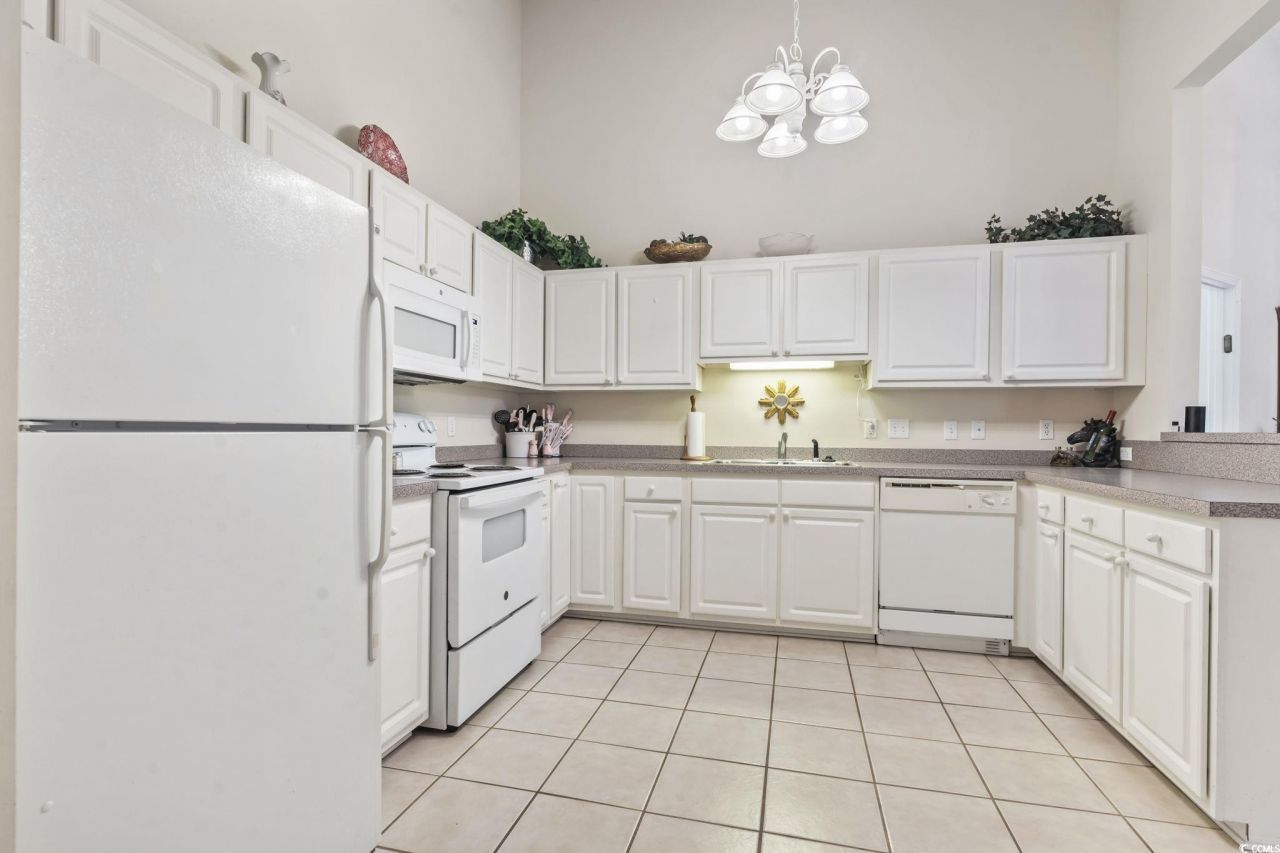 4233 Rivergate Ln. Photo 7