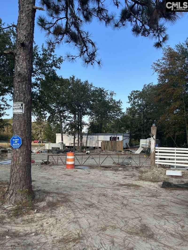 2452 Highway 6 Photo 4