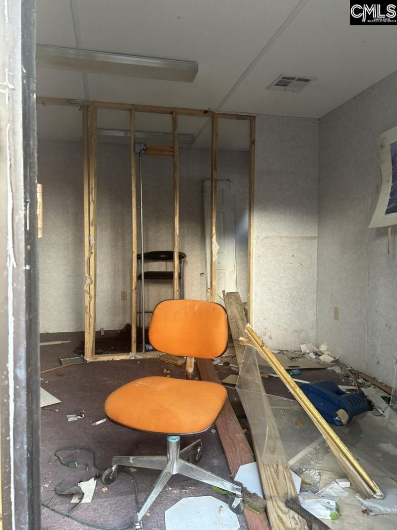 2452 Highway 6 Photo 7