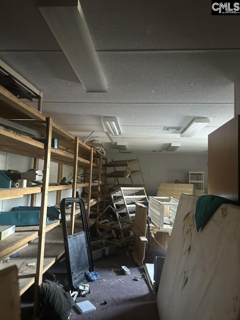 2452 Highway 6 Photo 9