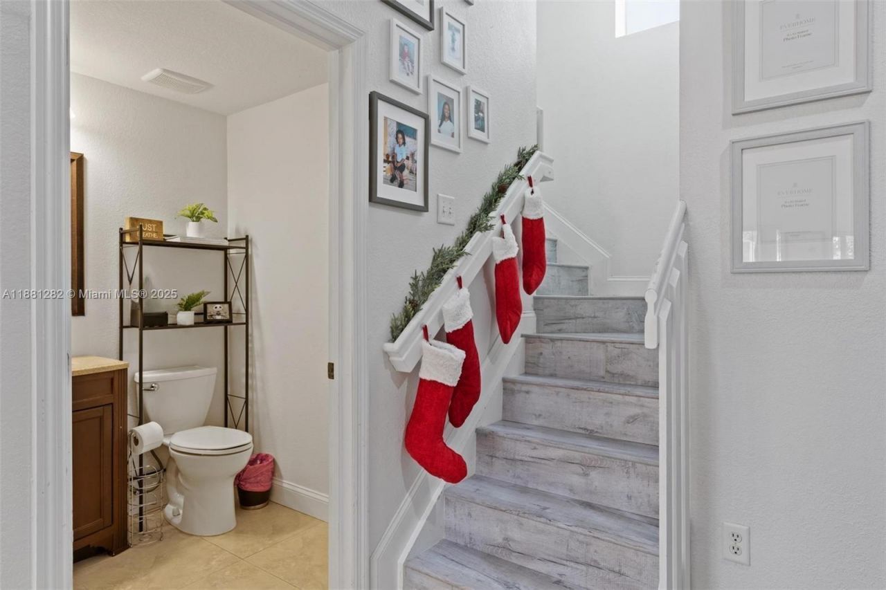 1954 SE 23rd Ter, Homestead, FL 33035 Photo