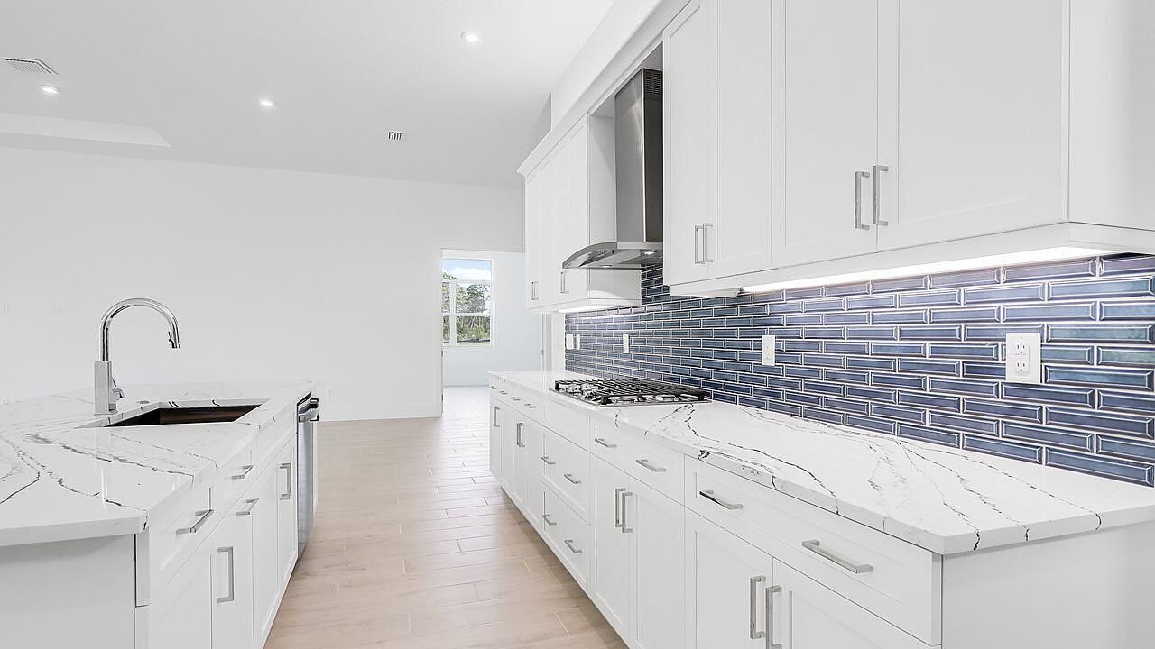 2301 SE Canopy Cove Lane, Port Saint Lucie, FL 34984 Photo