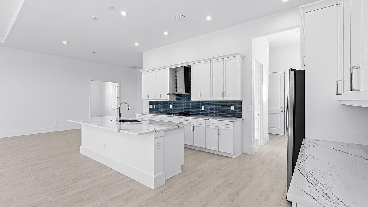 2301 SE Canopy Cove Lane, Port Saint Lucie, FL 34984 Photo