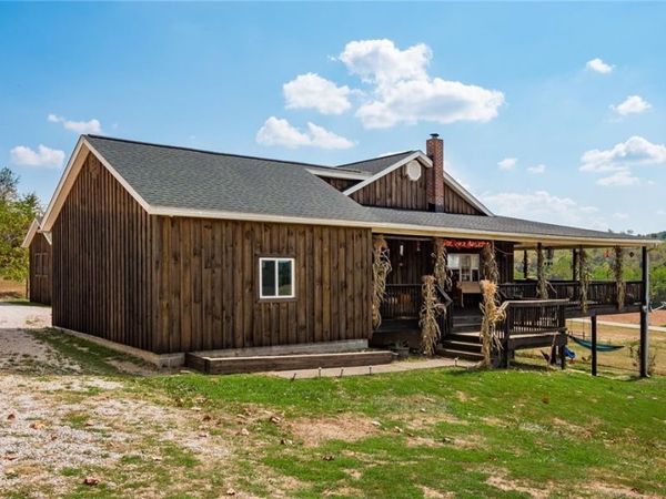 18513 Hobbler Lane, Lore City, OH 43755