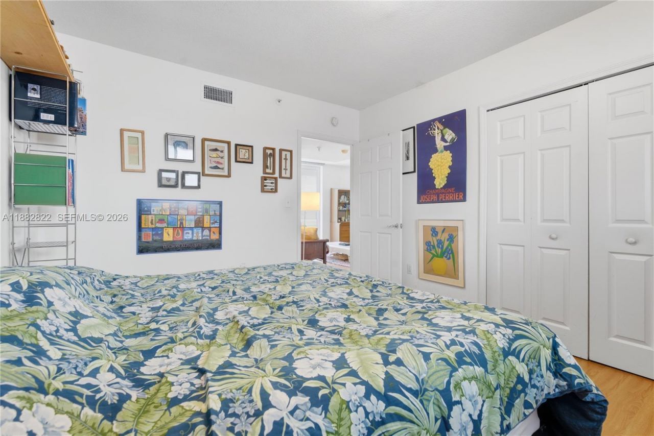 7800 Collins Ave, Unit 402, Miami Beach, FL 33141 Photo