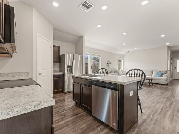 13267 Janet Ann Ln, Walker, LA 70785