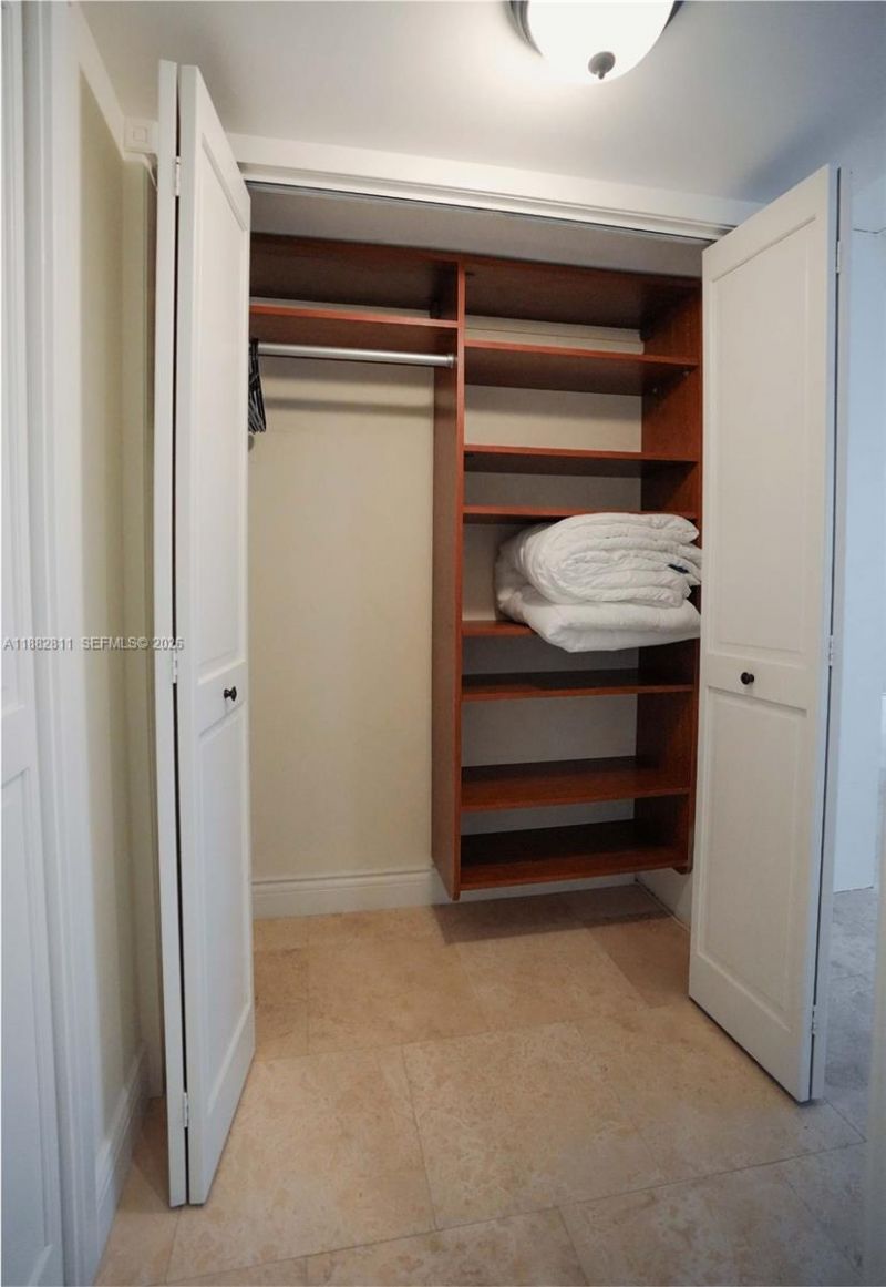 6039 Collins Ave, Unit 503, Miami Beach, FL 33140 Photo