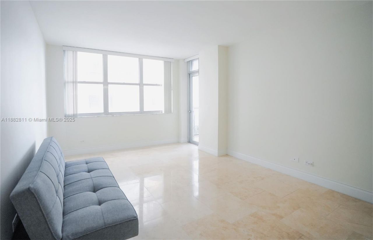 6039 Collins Ave, Unit 503, Miami Beach, FL 33140 Photo