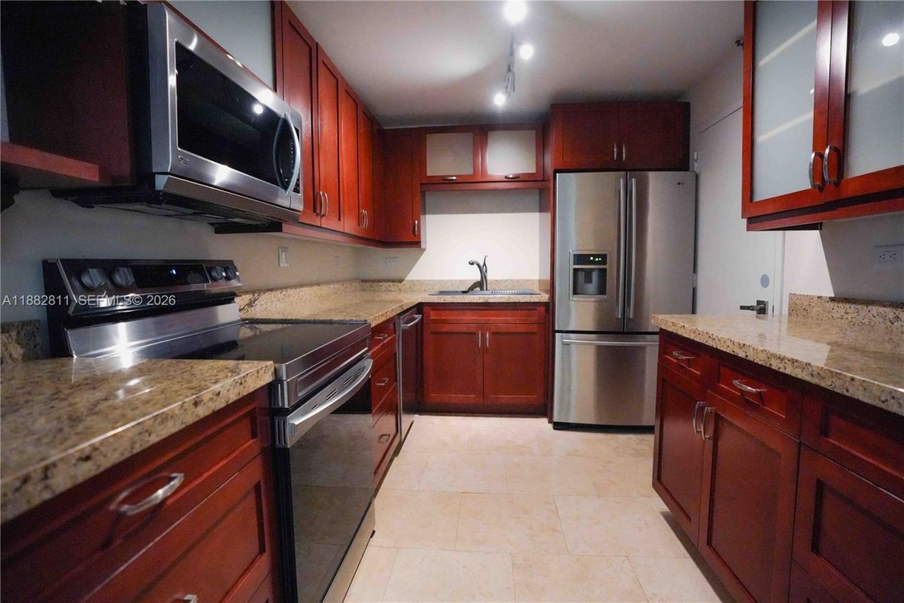 6039 Collins Ave, Unit 503, Miami Beach, FL 33140 Photo