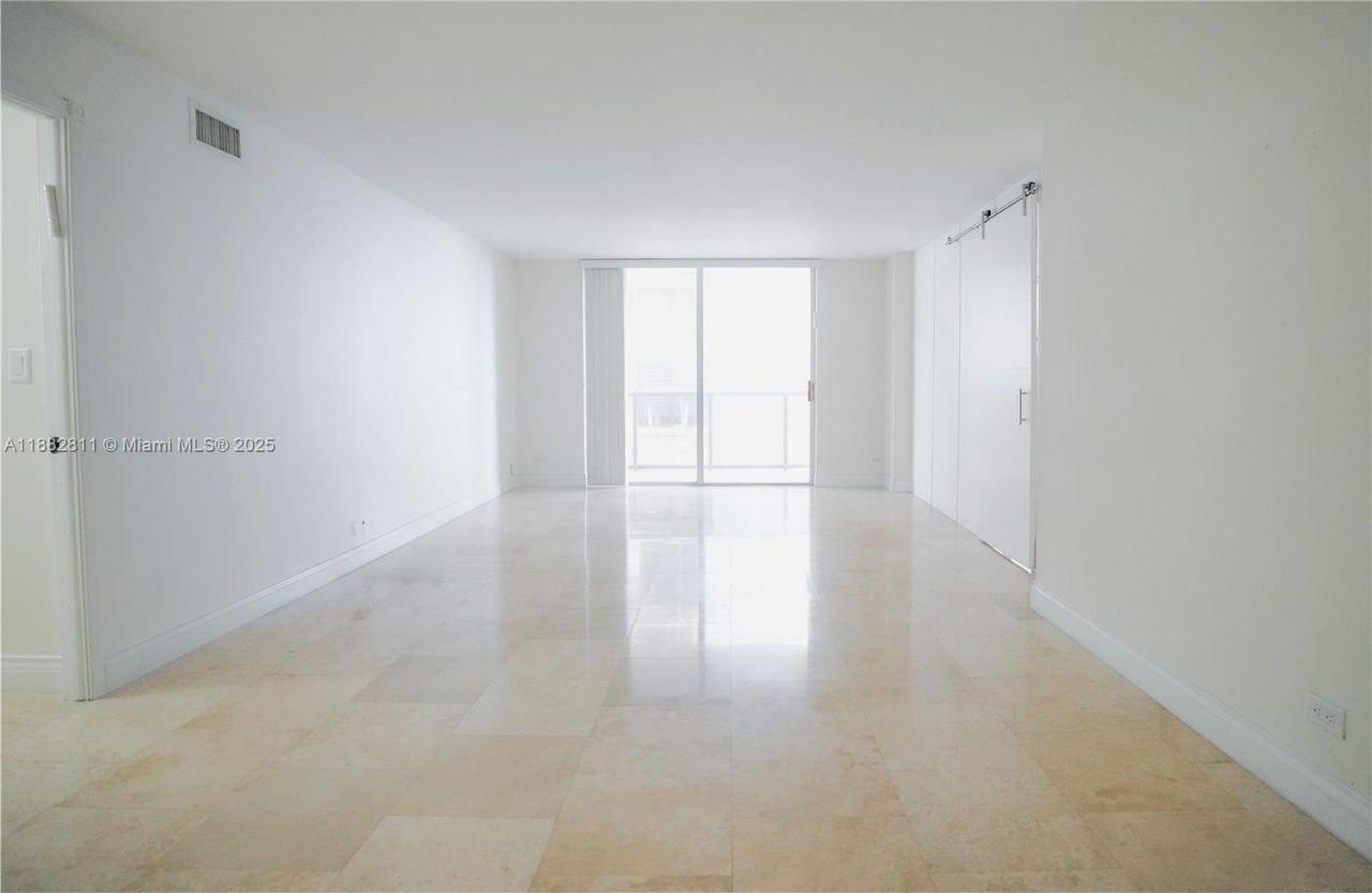 6039 Collins Ave, Unit 503, Miami Beach, FL 33140 Photo