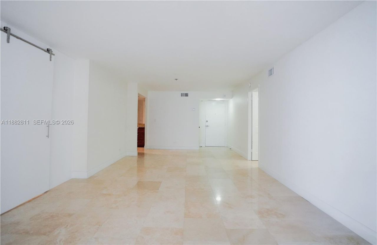 6039 Collins Ave, Unit 503, Miami Beach, FL 33140 Photo