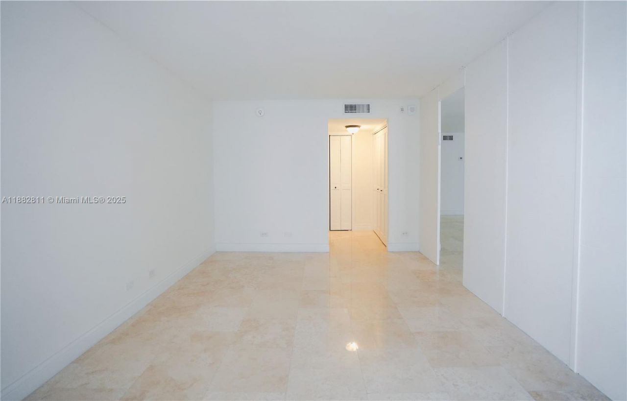 6039 Collins Ave, Unit 503, Miami Beach, FL 33140 Photo
