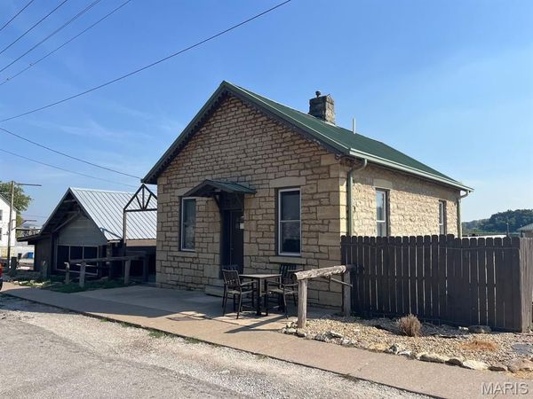 211 Main Street, Grafton, IL 62037