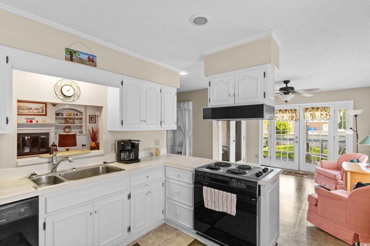 7600 Driftwood Dr. Photo 4